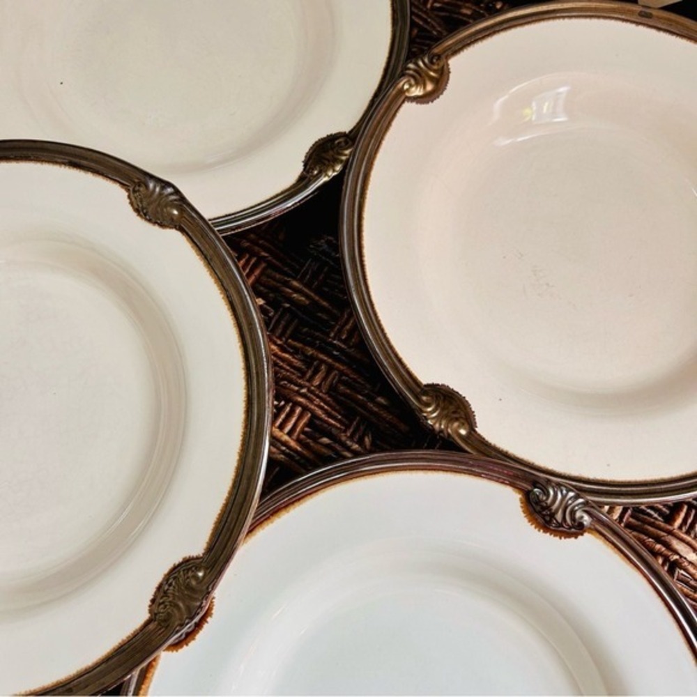 Set (4) Embossed Shell Rim Discontinued Ceramic Plate Bowls - Picture 3 of 17